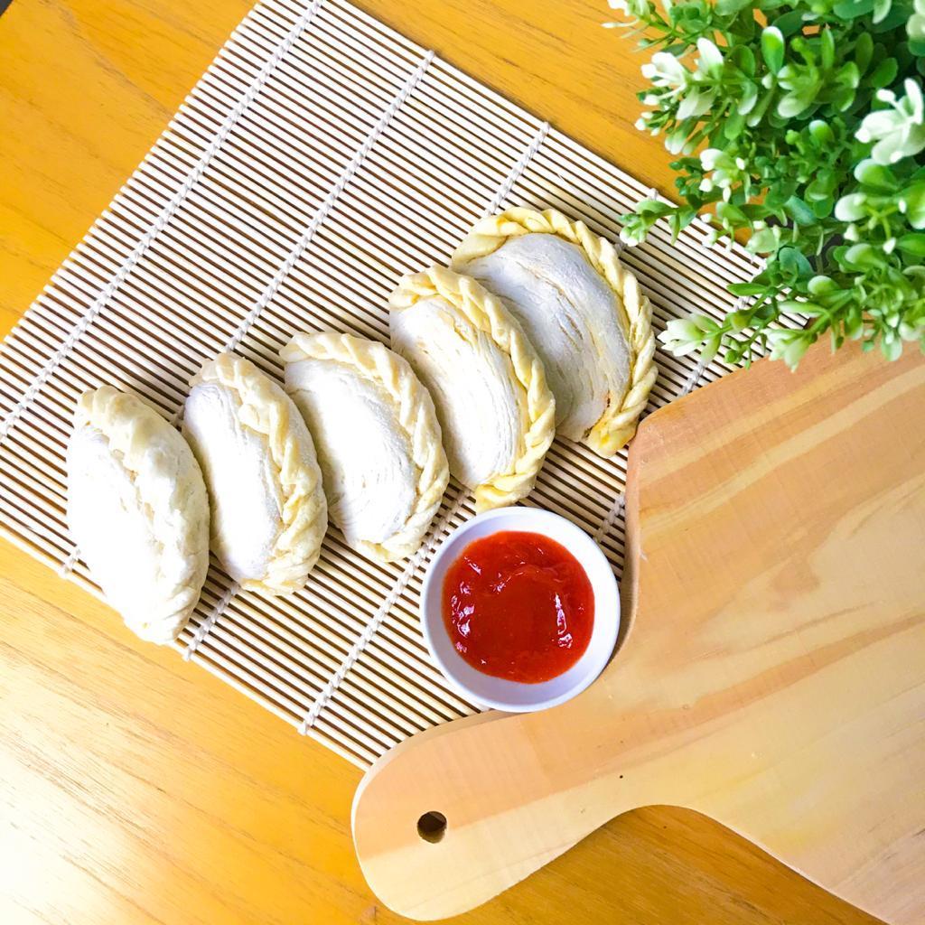 Curry Puff Pastel Singapore - Snack Frozen - Isi Ayam Kari ( 10pcs )