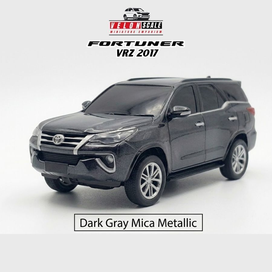 Diecast Miniatur Mobil Toyota Fortuner VRZ 2017 Skala 1:43 Gratis Custom Platnomor