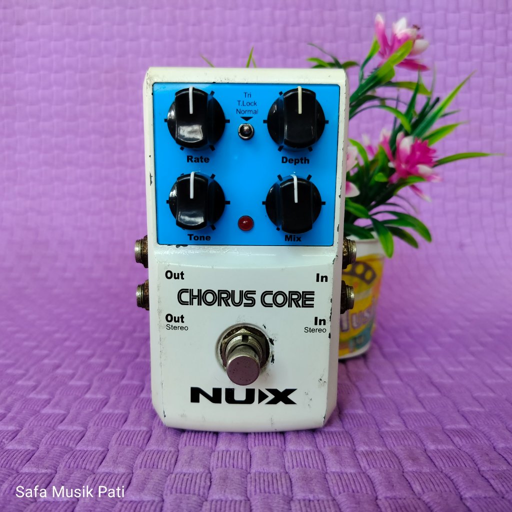 Nux Chorus Core Efek Gitar Second, Normal Original, No Minus, Kondisi Sangat Terawat