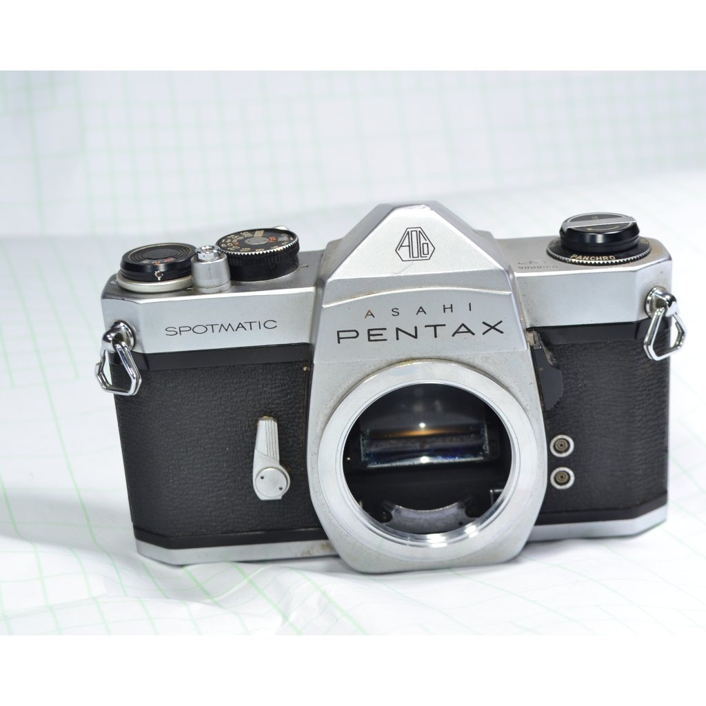 Kamera analog M42 Asahi Pentax Spotmatic LM off ada penyok kecil di body