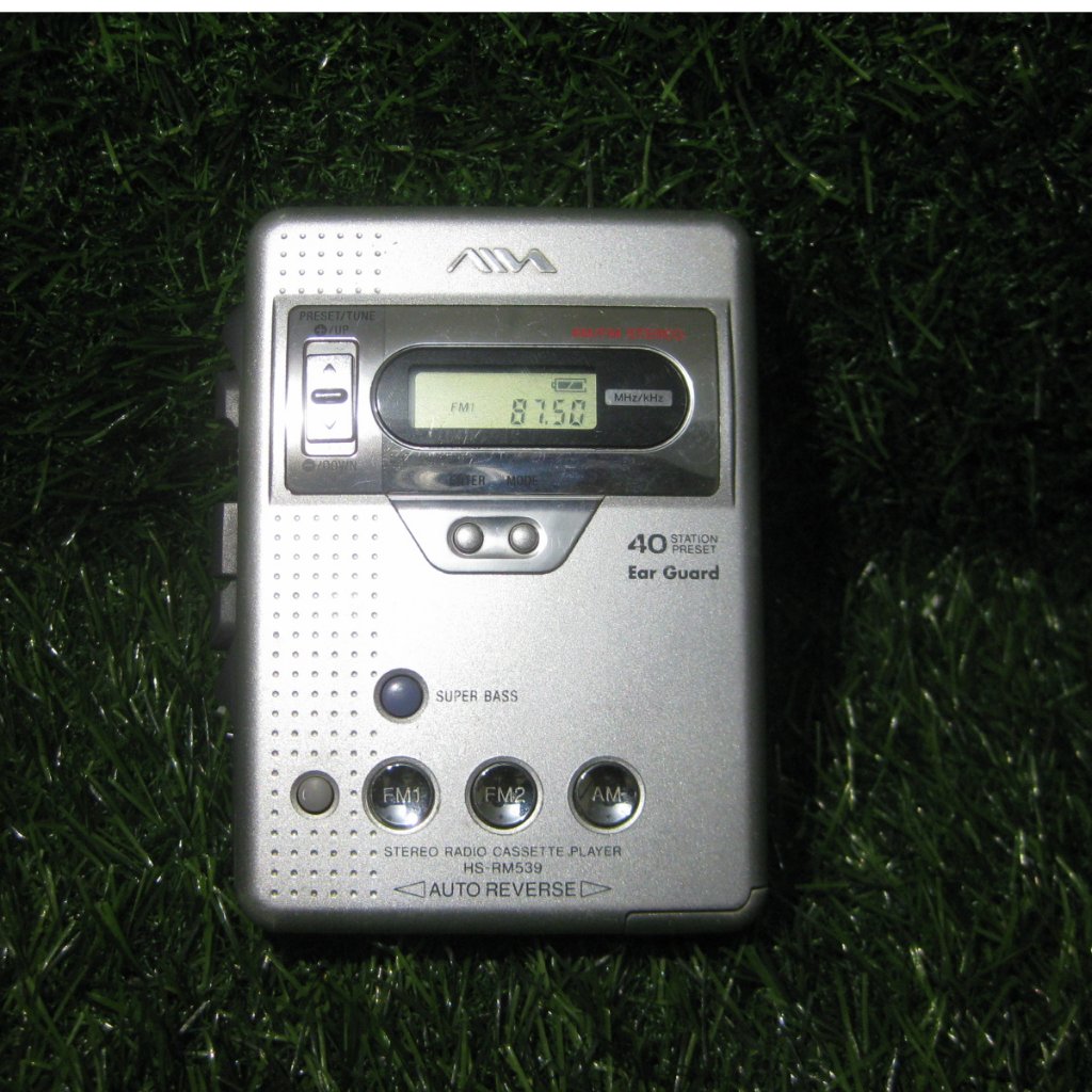 Walkman Aiwa HS-RM539 radio pemutar kaset normal siap pakai