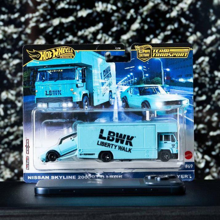 Hot Wheels Team Transport LBWK Nissan