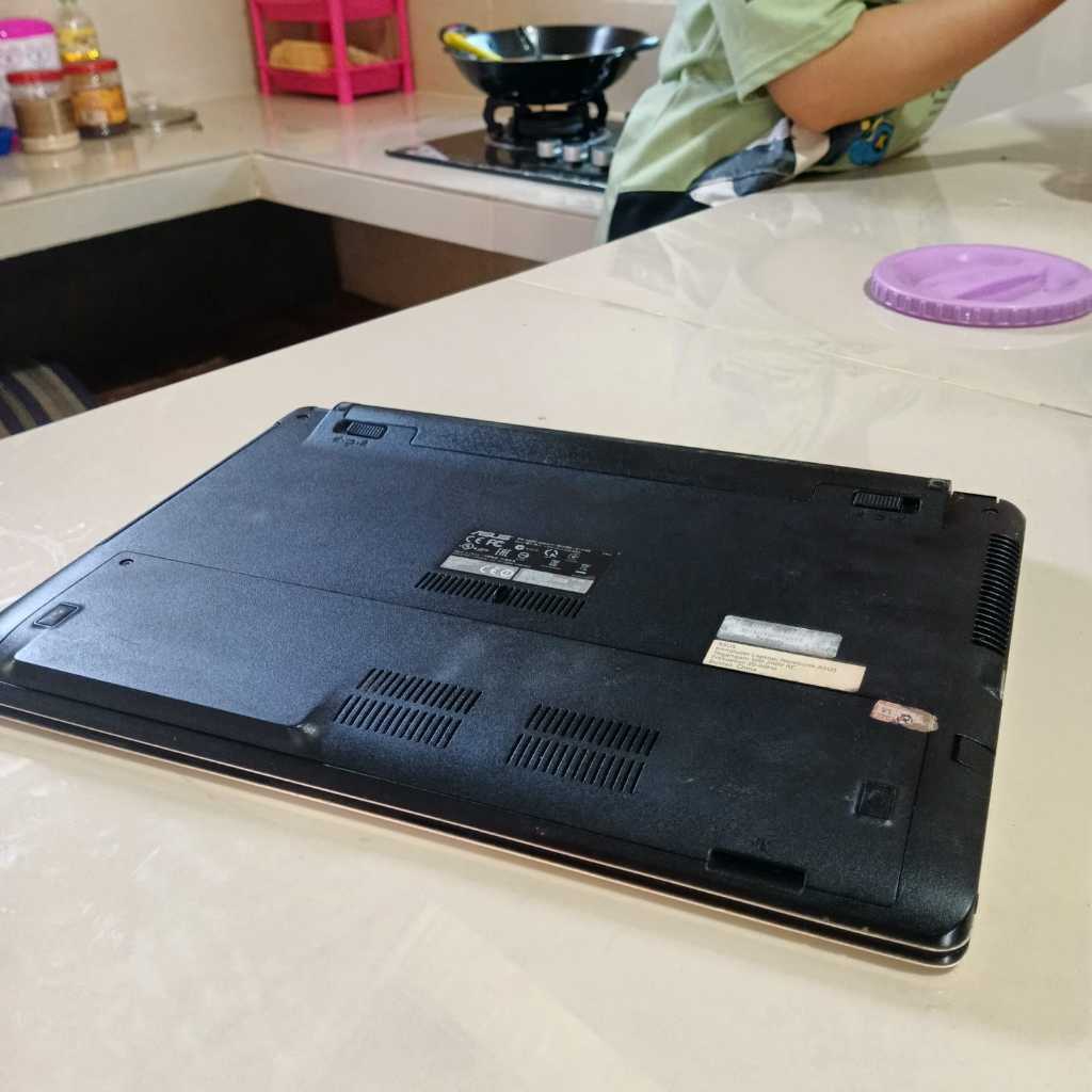 laptop azus second bergaransi murah