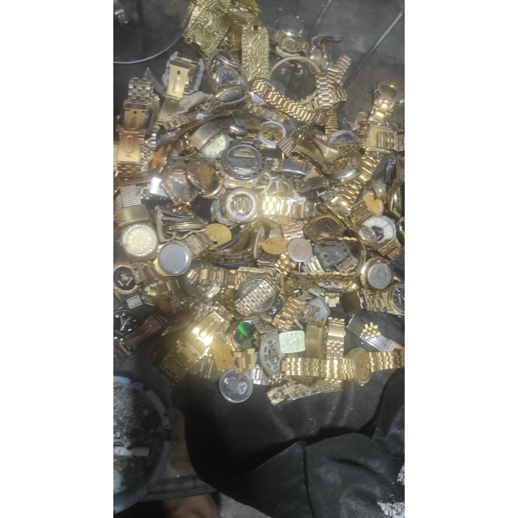 Jam bekas rusak,hrg 500k semua ada 4kilo