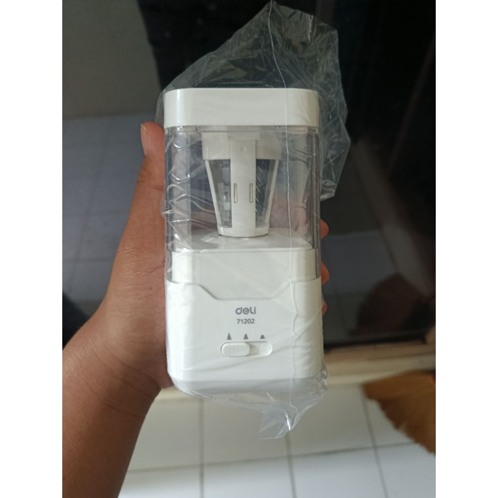 Deli Electric Pencil Sharpener E71202