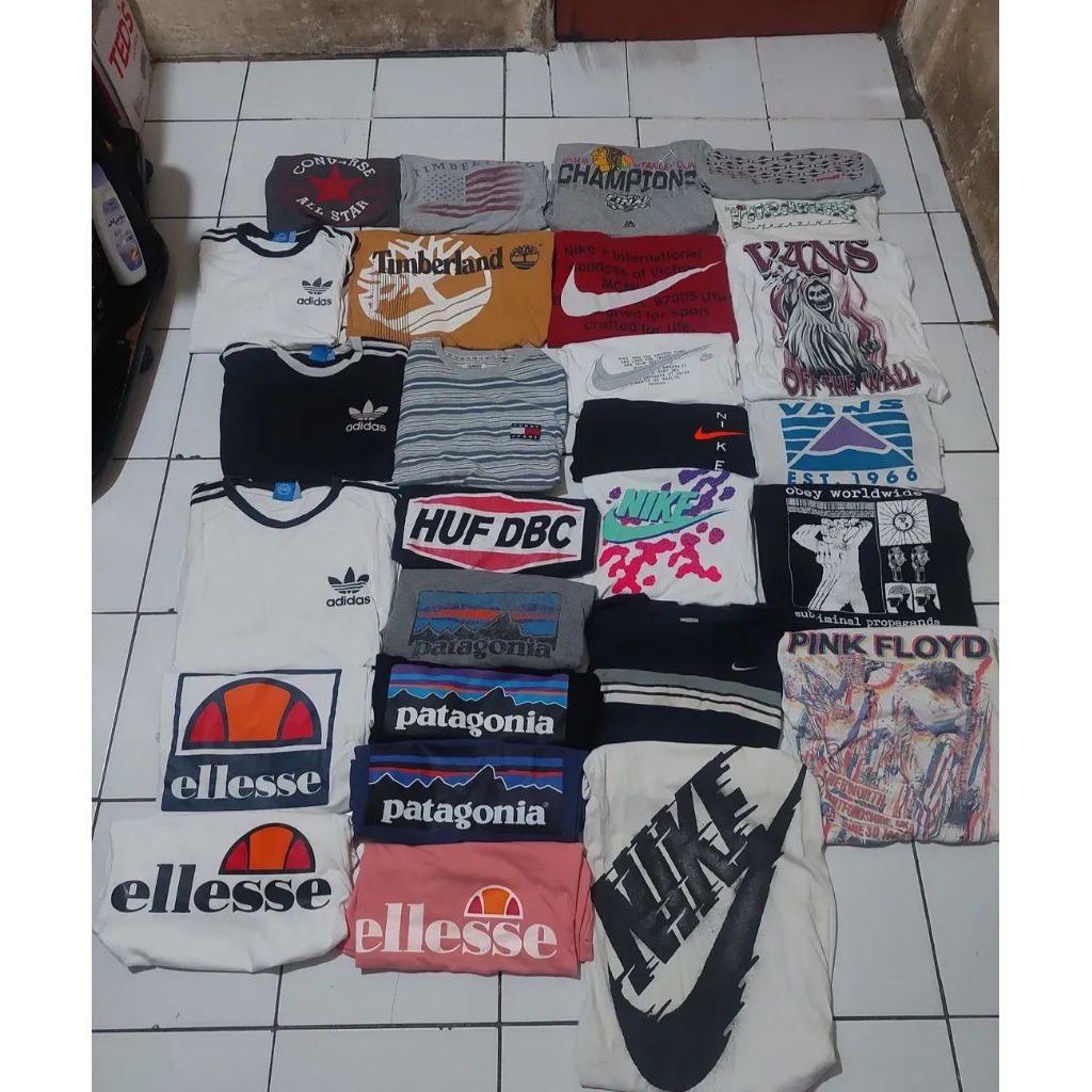 BORONGAN KAOS