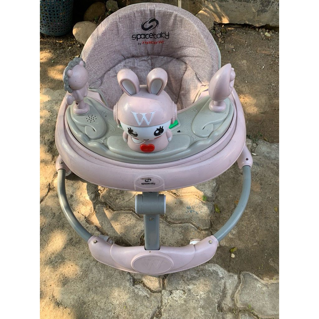 Pacific Baby Walker (second) Roda Dorongan Bayi Belajar Jalan - Spacebaby
