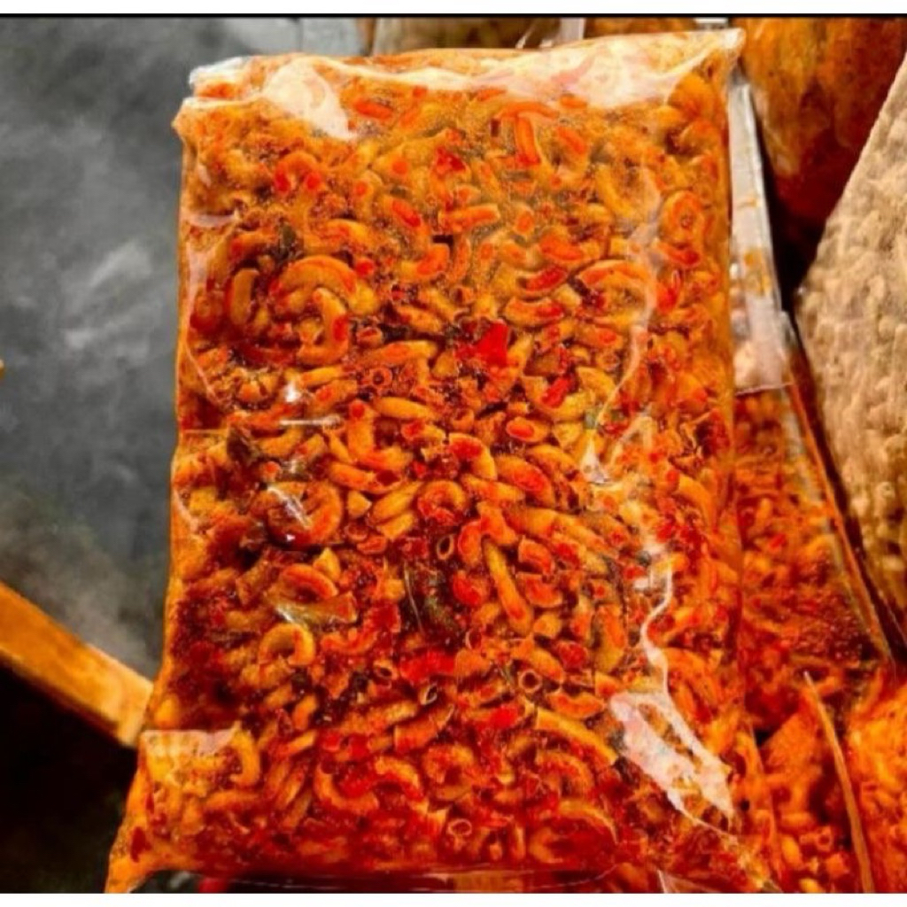 

Makaroni cikruh / makaroni kriuk pedas daun jeruk kemasan 1 kg seblak kering pedas gurih khas Bandung