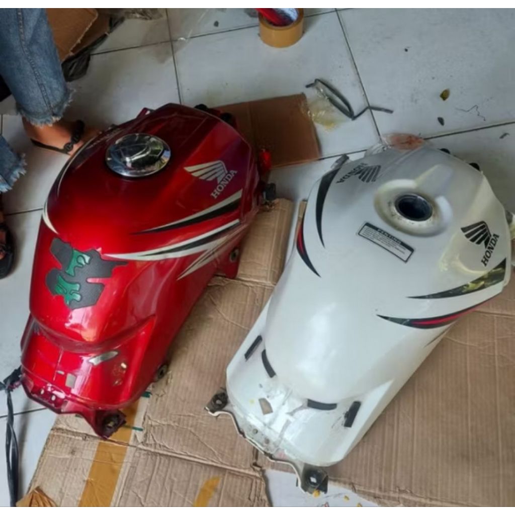 tangki honda cb150r old warna putih original