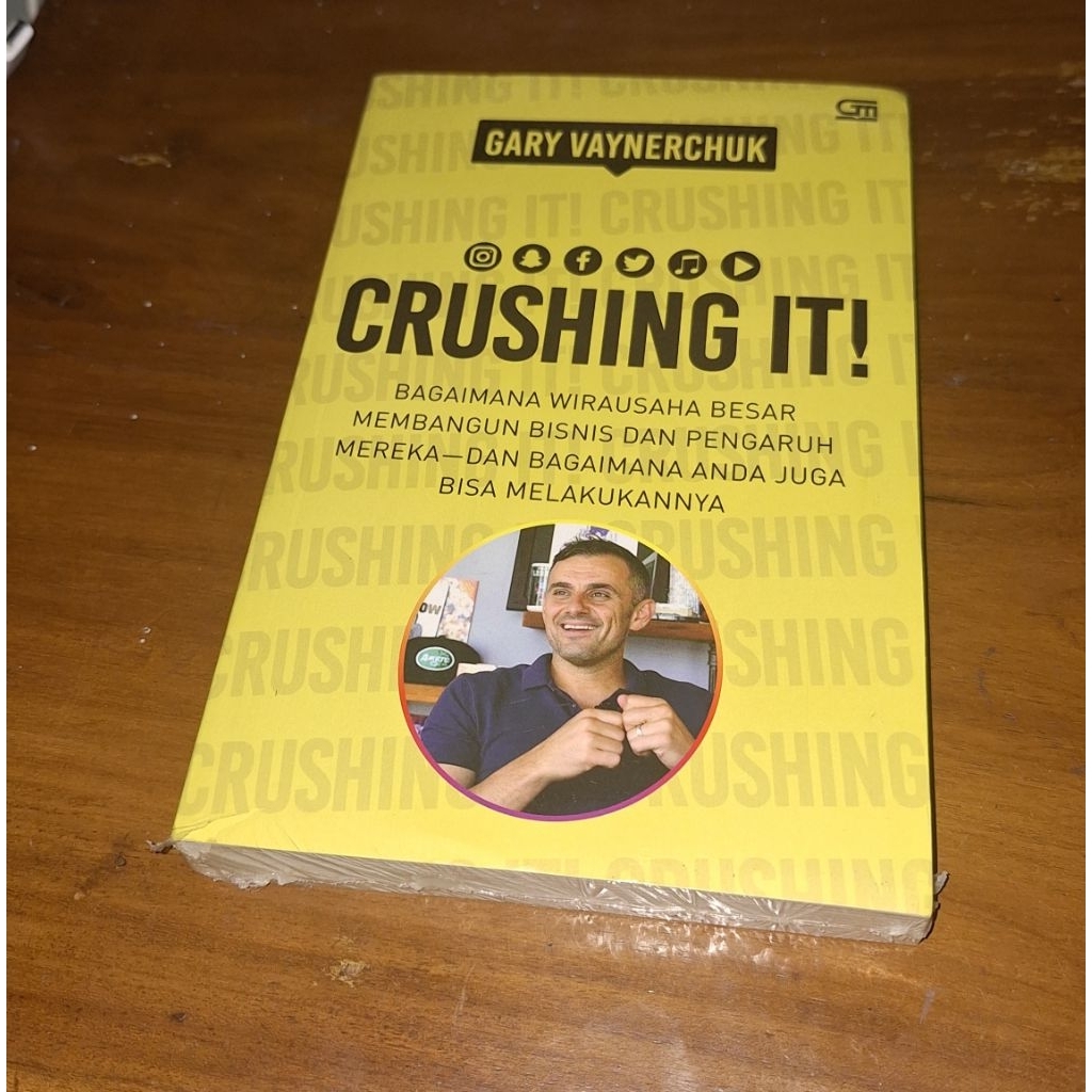 Buku Crushing It by Gary Vaynerchuck | preloved, baru, segel, original gramedia