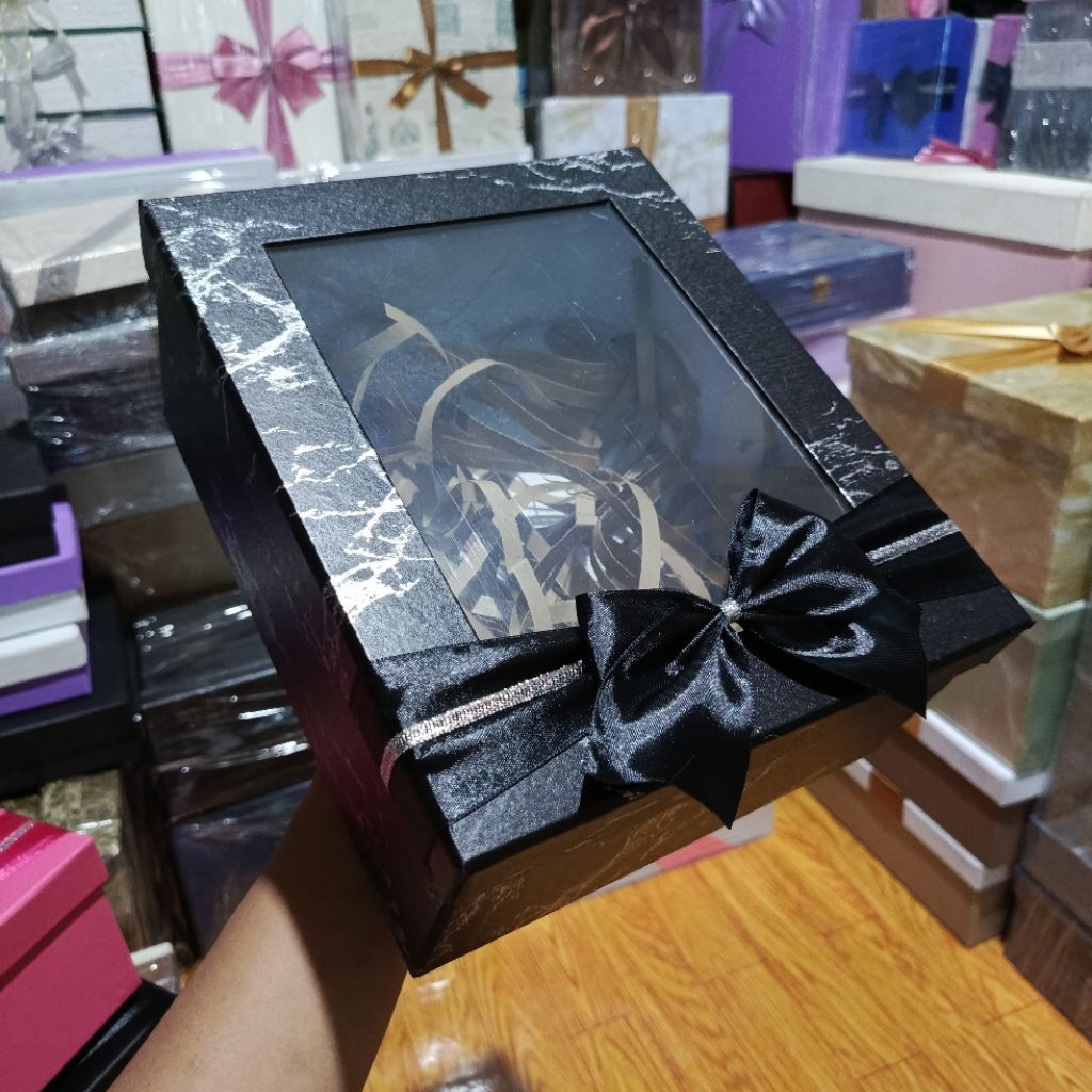 

Box Mika ukuran 25 cm x 20 cm Tinggi 10 cm By Box Kado Banjarmasin