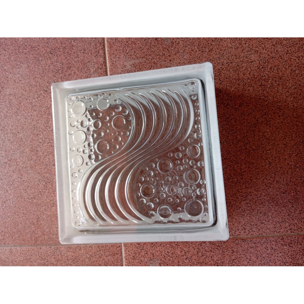 Glass Block (Blok Kaca). 