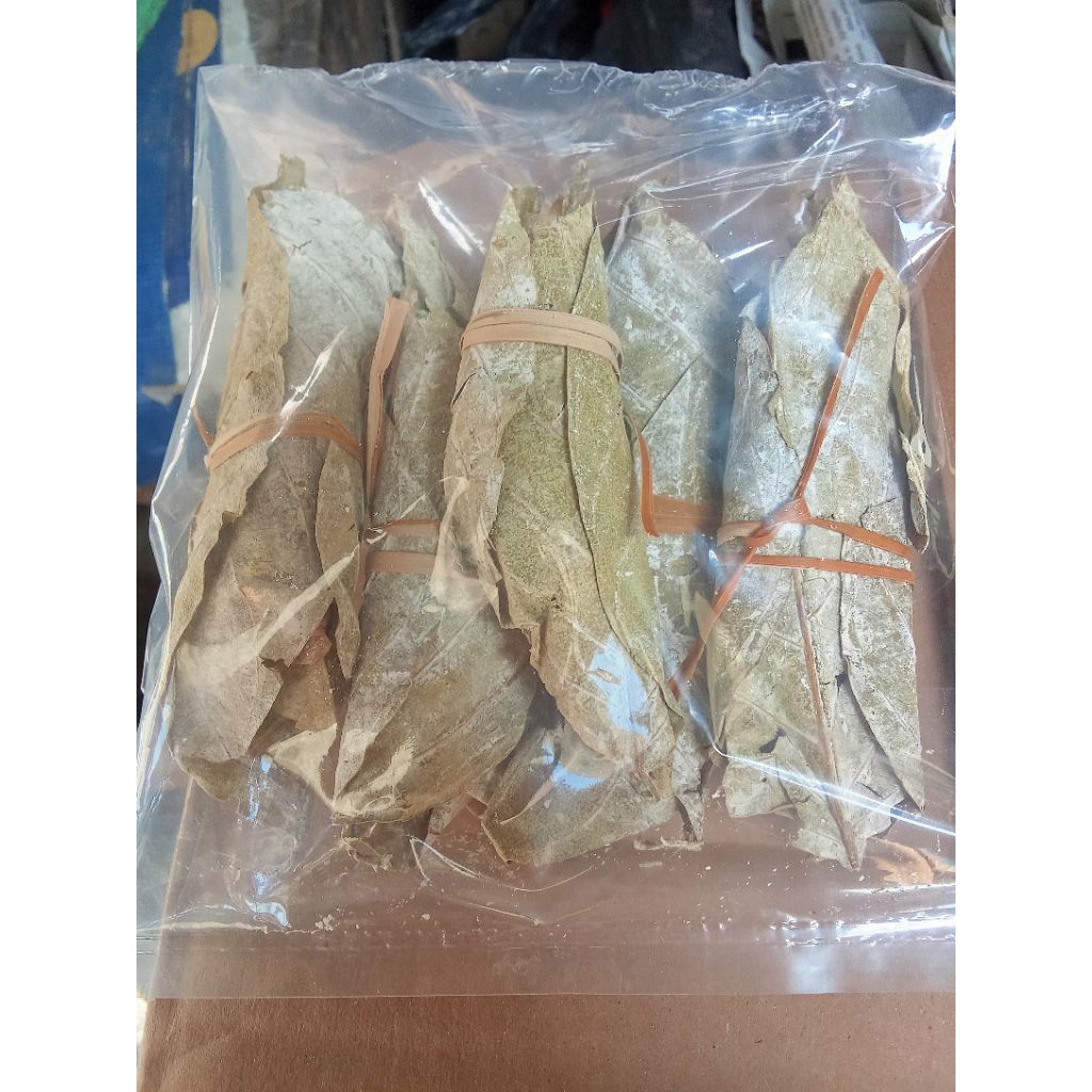 

DAUN GAMBIR PER 1 BUNGKUS