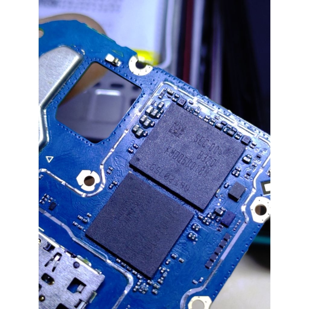 iC Emmc KMDD60018M B320 32GB Segel Original