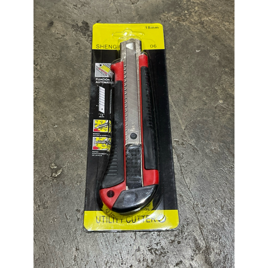 

Cutter Set Kater Shengwei 18mm Bonus Isi Cutter 2pcs