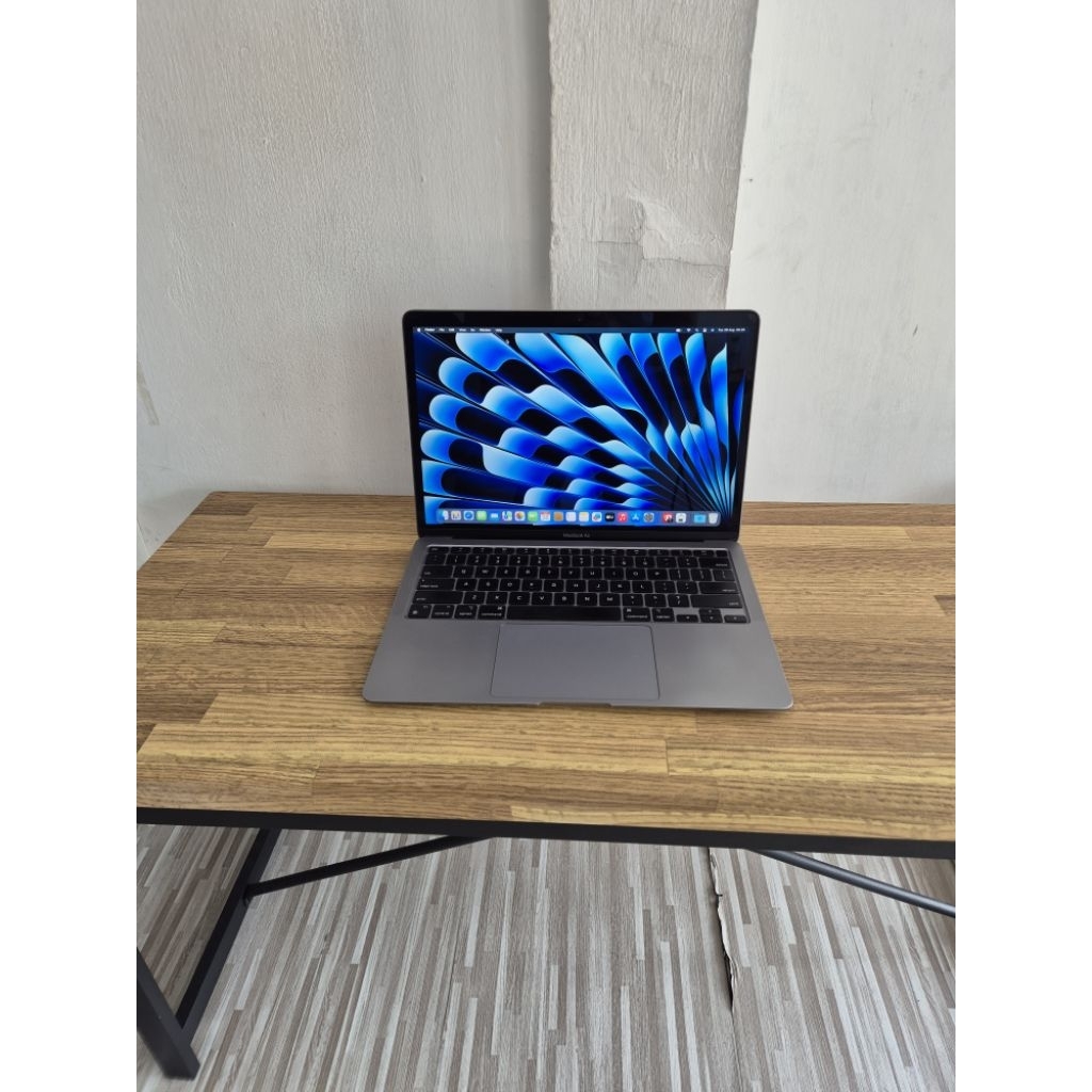 Macbook Air 2020 M1 8/512 Normal Semua
