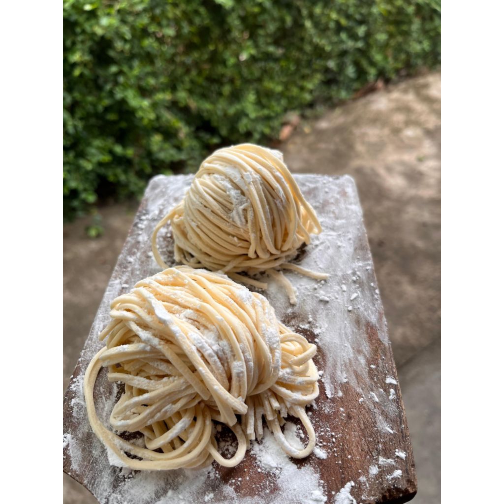 

MIE Mentah Fresh Besar 1.2 kg - Mie Basah Untuk Bakmi, Mie Ayam, Mie Goreng, Restoran & Usaha