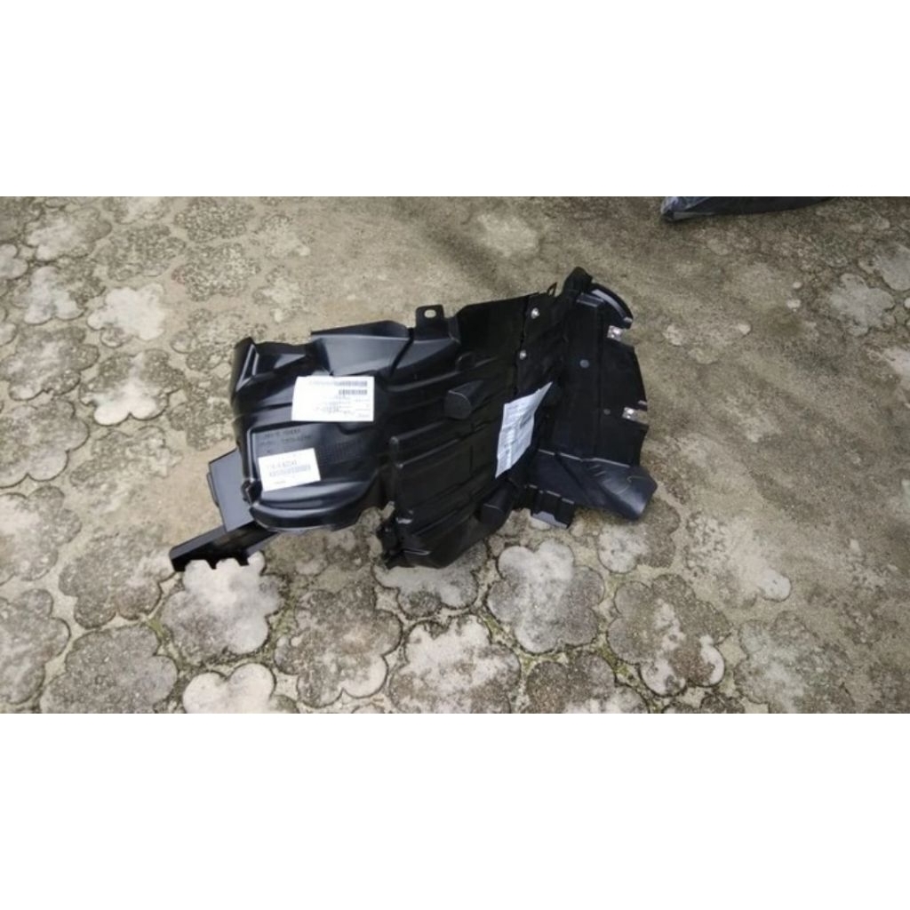 Liner fender depan Avanza Veloz 2015 2016 2017 2018 2019 2020 2021 original