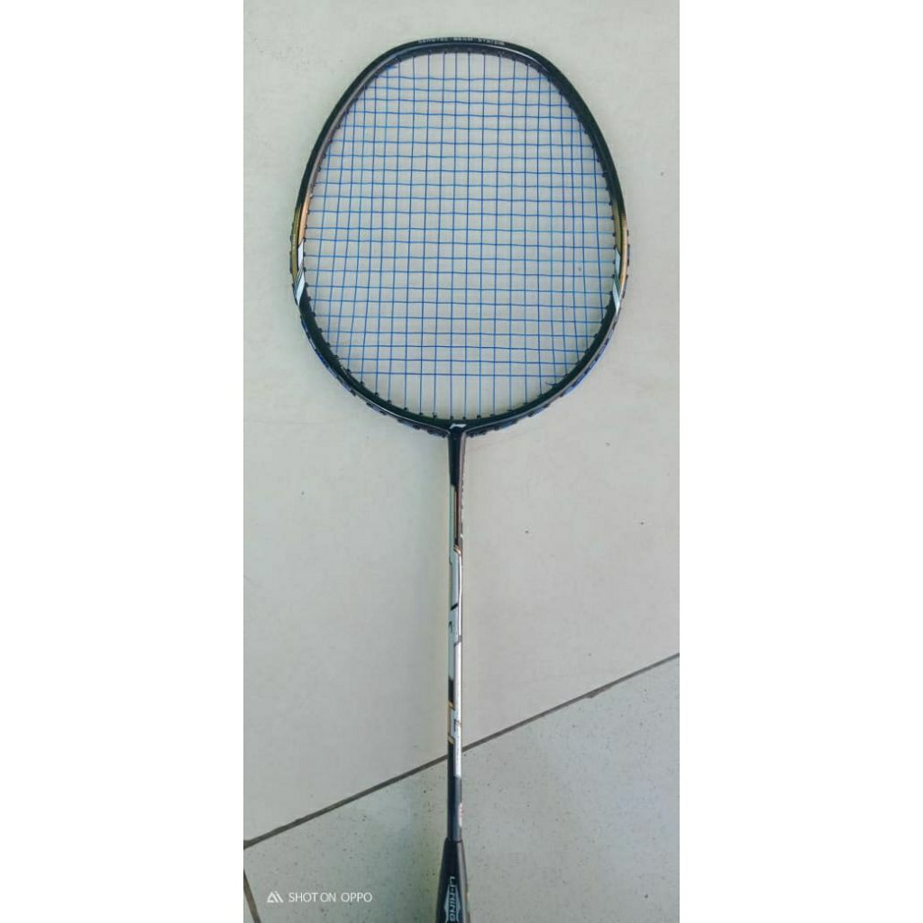 raket Yonex & Li-Ning second