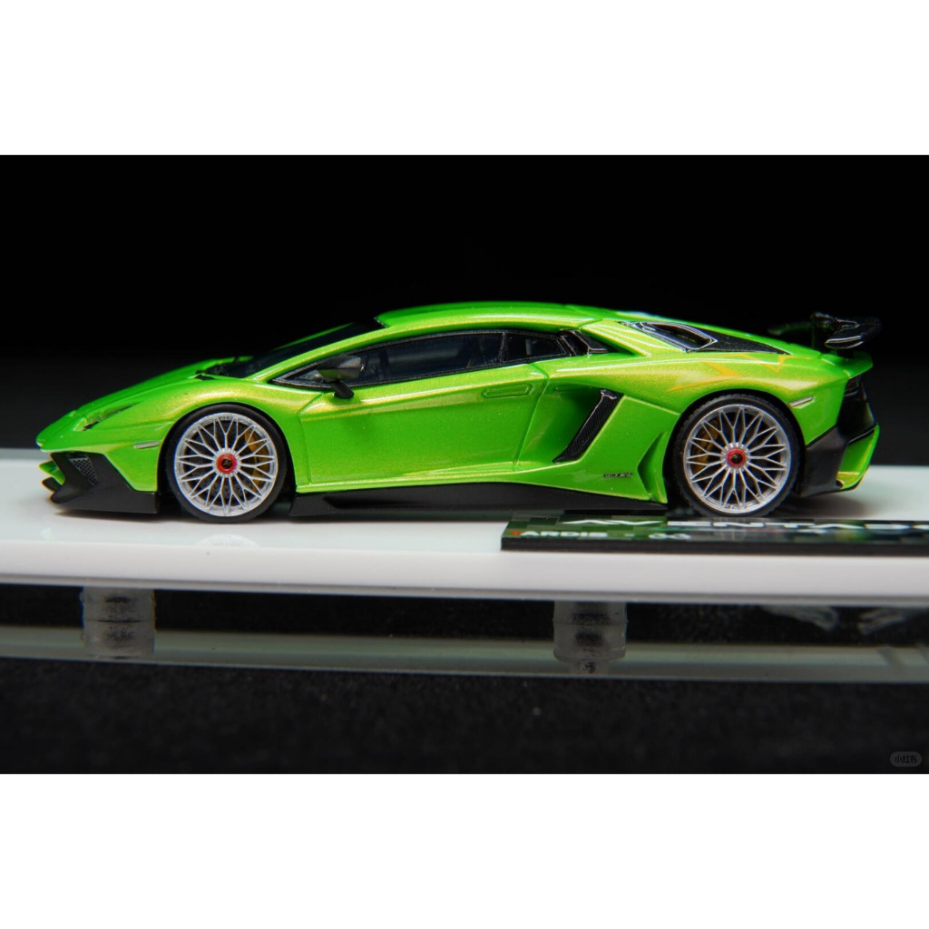 TARDIS LAMBORGHINI SV GREEN LIMITED 99 TARDIS X 33 LAMBORGHINI SV GREEN LIMITED 99PCS DIECAST RESIN 