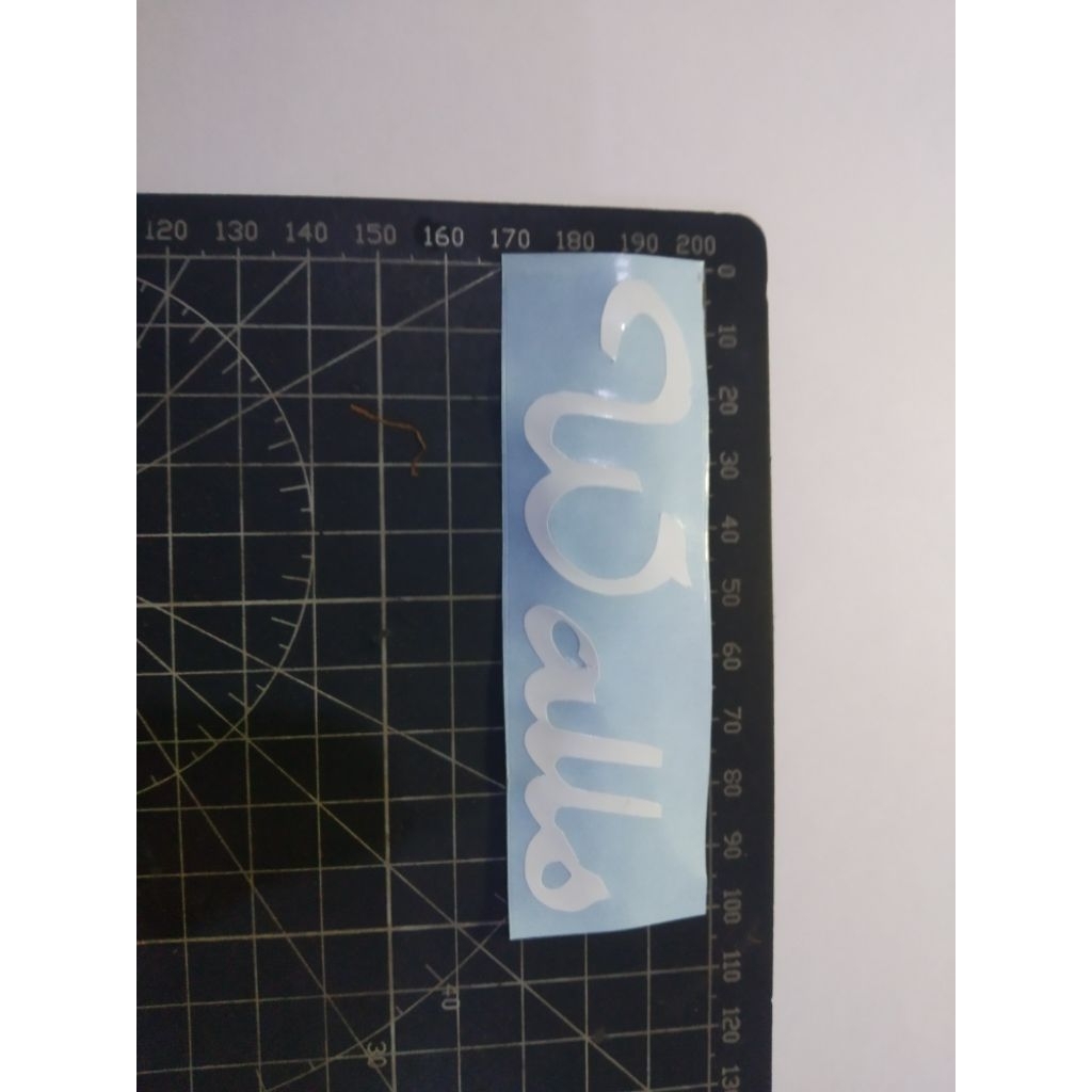 

stiker cutting walls