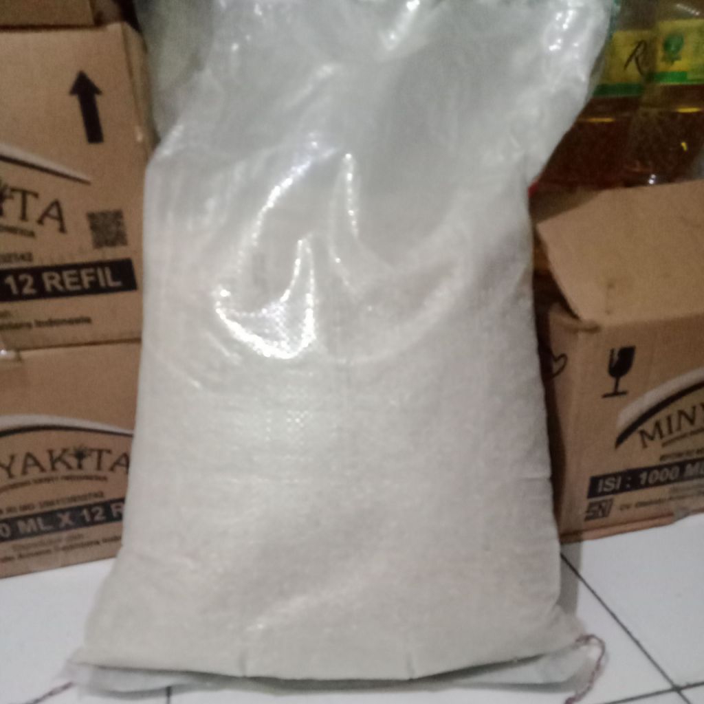 

Beras Polos 1sak5 kg