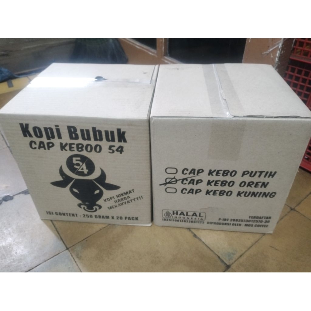 

PERKARTON KOPI BUBUK MURAH CAP KEBOO 54 PUTIH 5KG ISI 20 BUNGKUS KEMASAN 250 GRAM TERLARIS COCOK UNTUK DIJUAL LAGI RESELLER WARUNG KELONTONG MAUPUN MADURA NIKMAT MERAKYAT