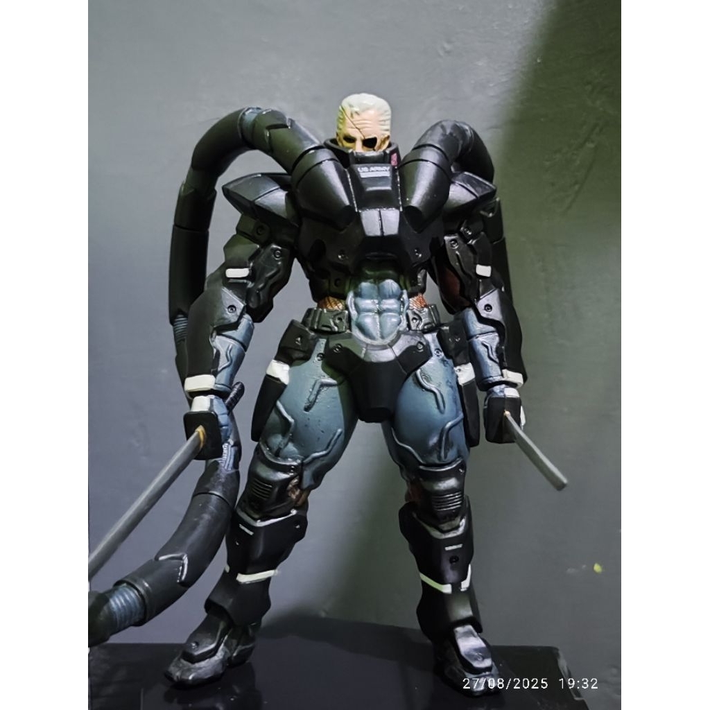 ACTION FIGURE / KOLEKSI / HIASAN METAL GEAR SOLID SOLIDIUS SNAKE ORIGINAL KONAMI 2004