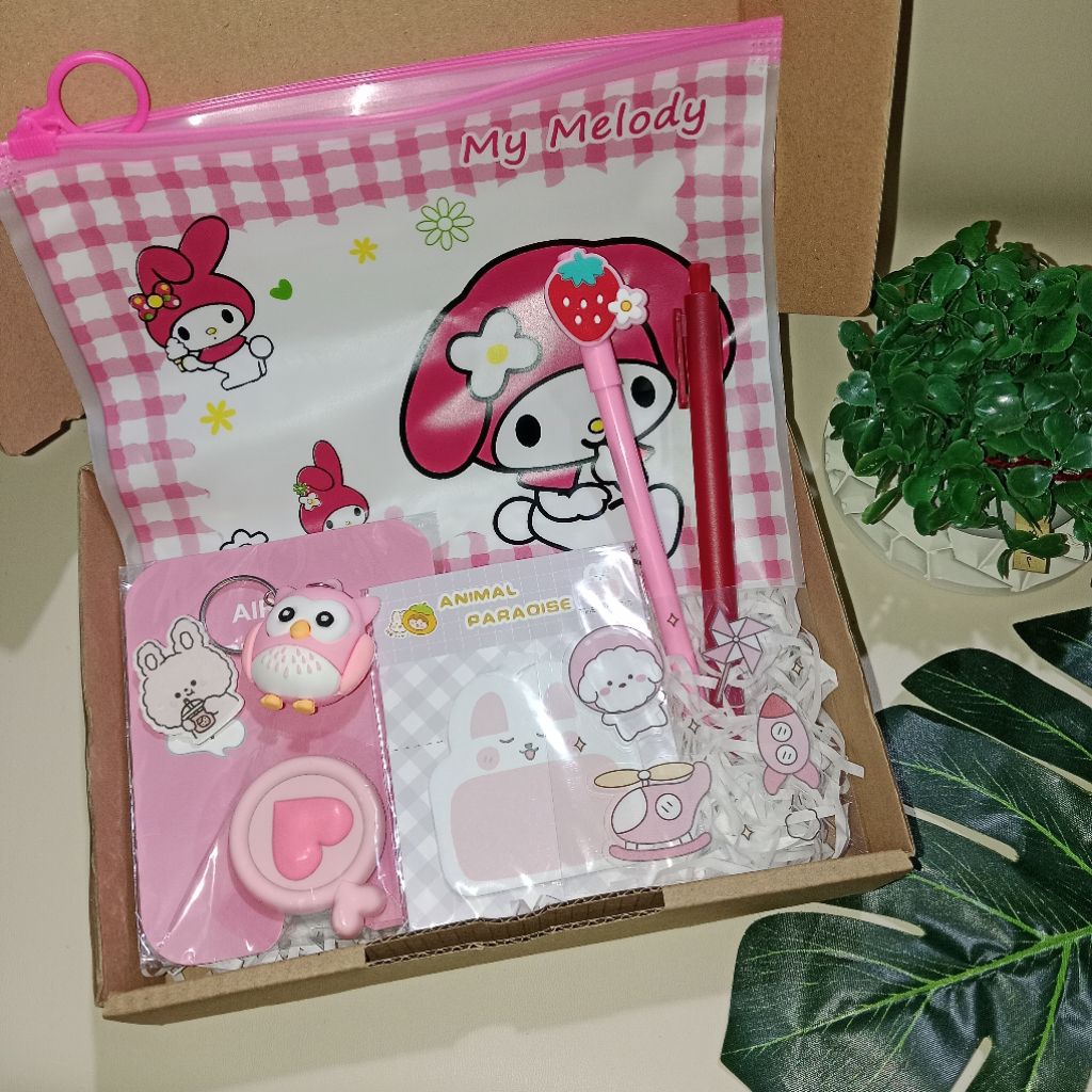 

RANDU - HAMPERS BY DERASHOP / hampers box aeshtetic / hampers wisuda / kado ultah / kado ultah murah / kado sempro / hampers lucu / hampers alat tulis