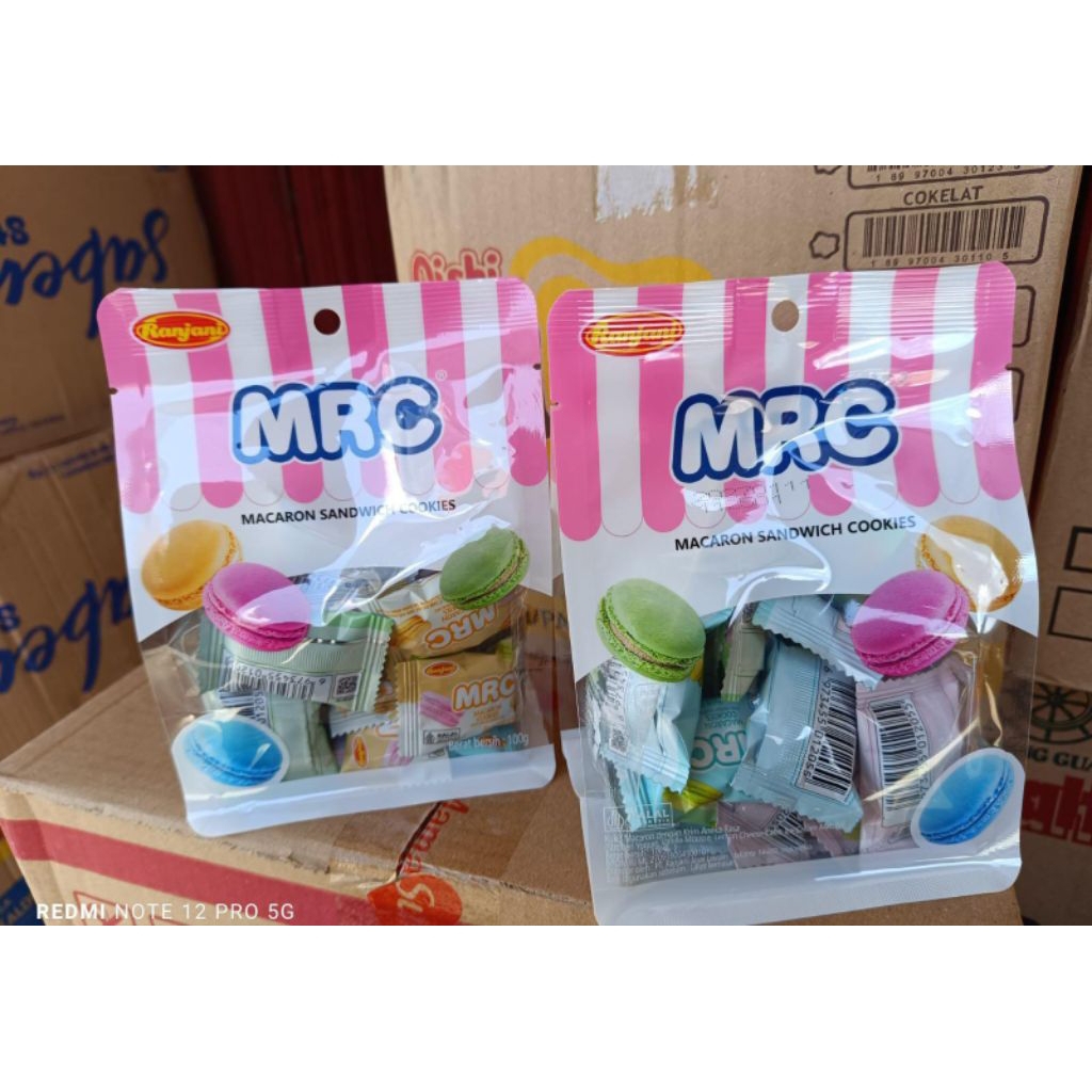 

1 pouch mrc macaron sandwich cookies 100 gr