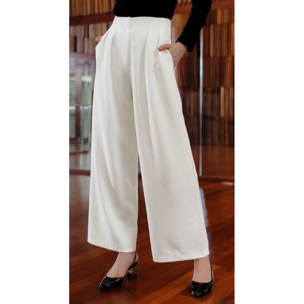 Celana wanita kekinian warna putih (preloved)