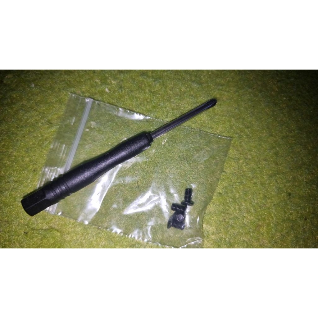 Obeng Kecil Obeng hardisk ssd plus sekrup 4pcs