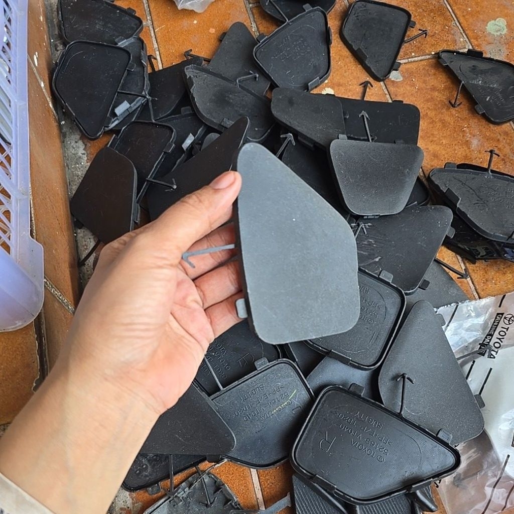 tutup derek bemper belakang mobil innova zenix