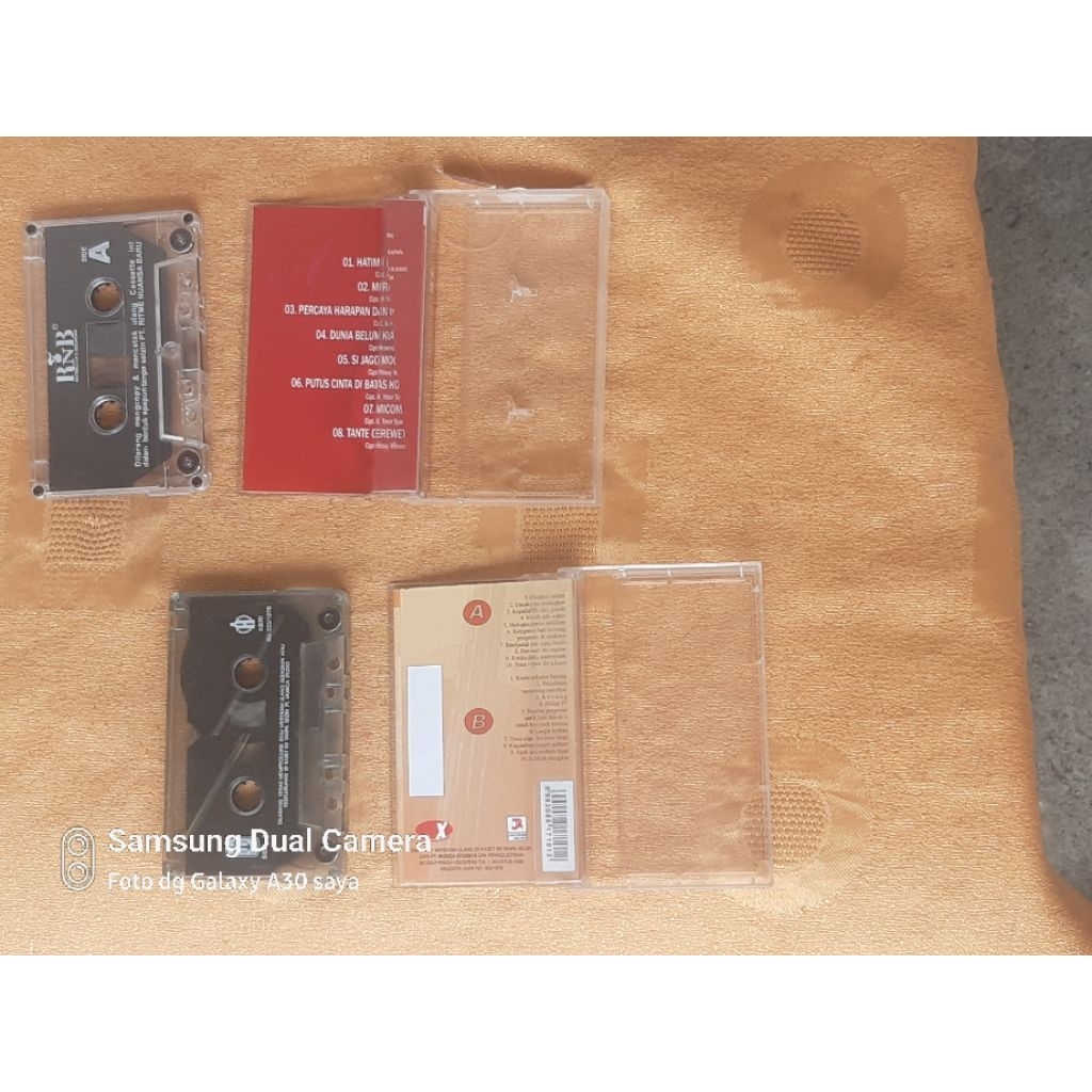 kaset original ebiet g ade dan Titiek sandhora Muchsin