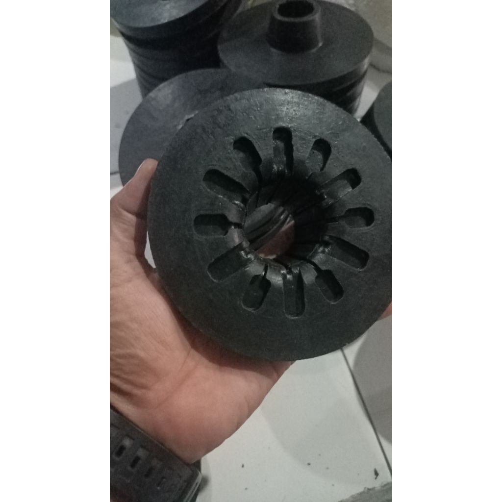 Karet tatakan per keong bantalan per belakang atas - AVANZA XENIA RUSH TERIOS