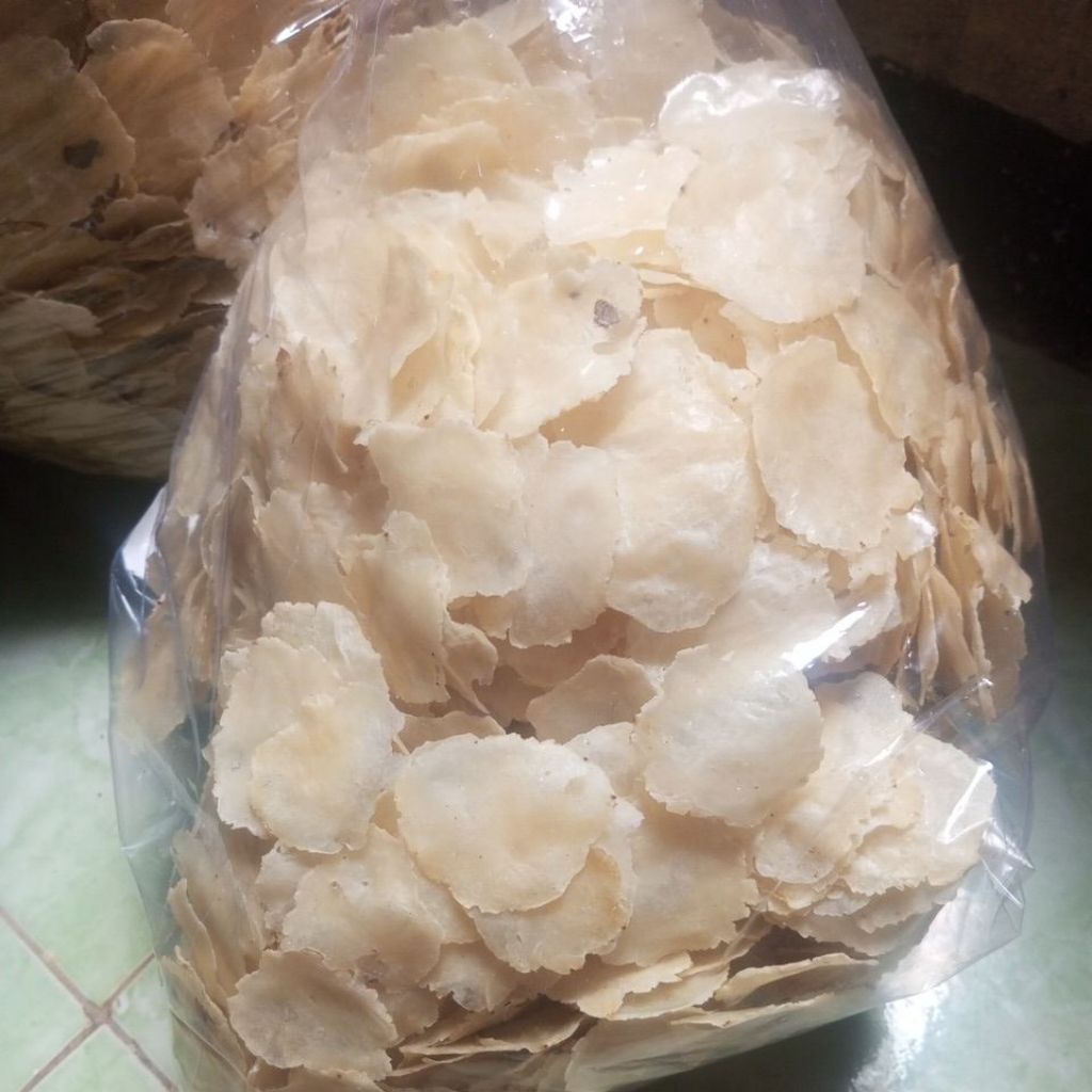 

1KG EMPING MELINJO KHAS MANCAK BANTEN