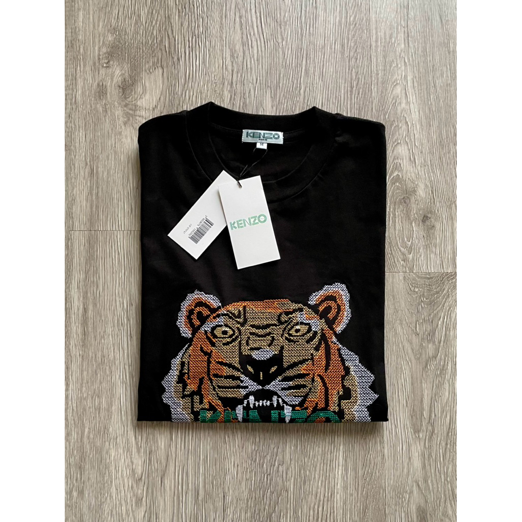 T-SHIRT HITAM MOTIF HARIMAU