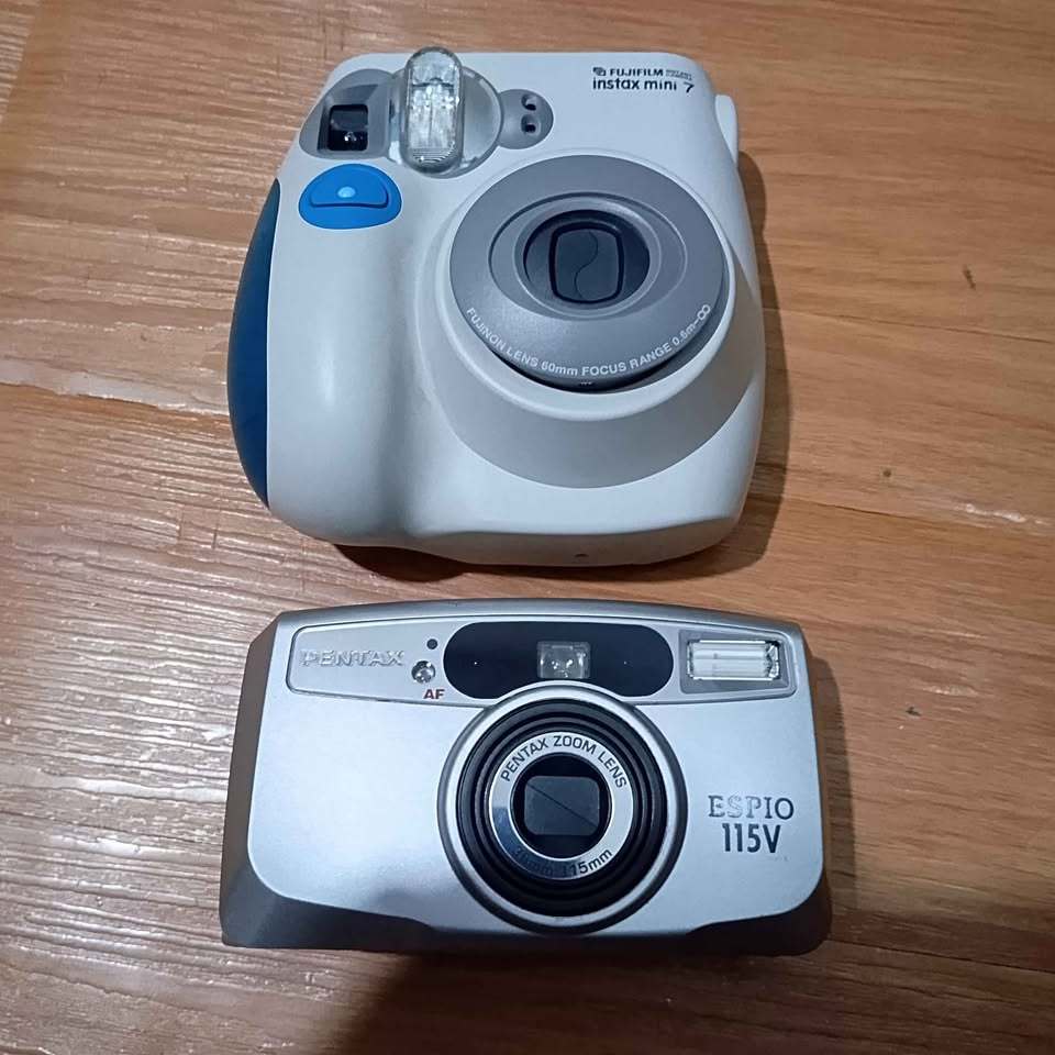 Kamera Fujifilm instax mini7 & Pentax Espio 115V belum dites (gakda baterai)JUAL GAMBLING ANGGAP BAH