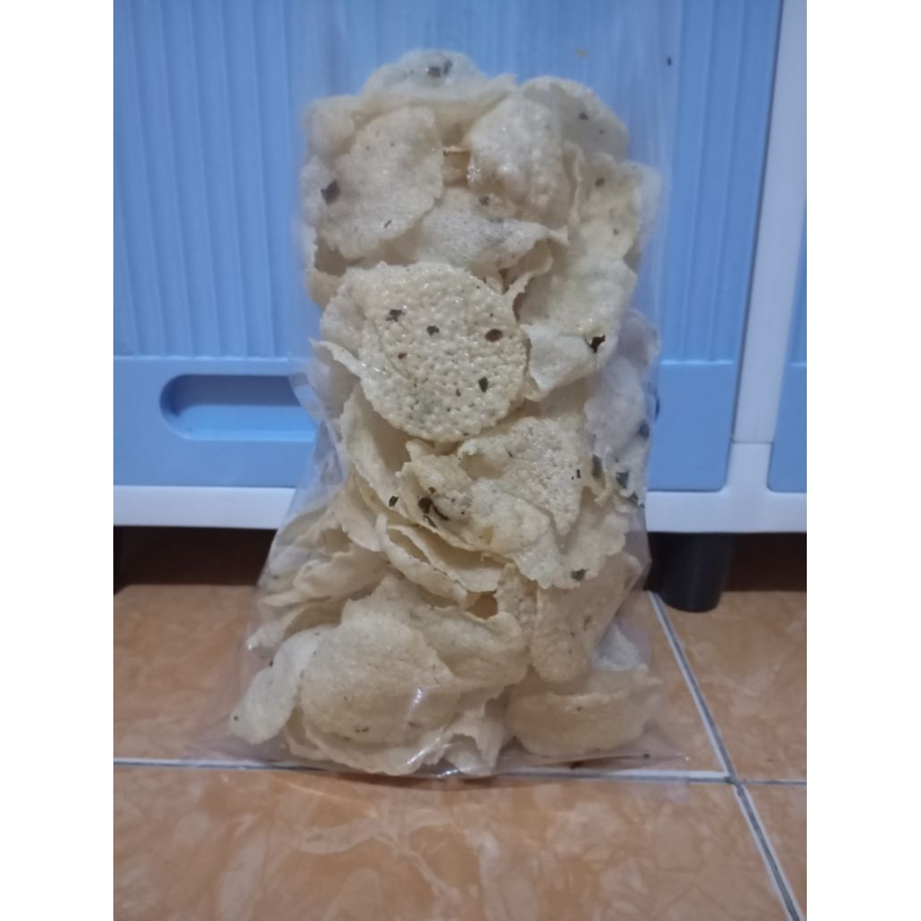 

Keripik kaca versi Yang ngembang Gurih atau Elod keripik kaca