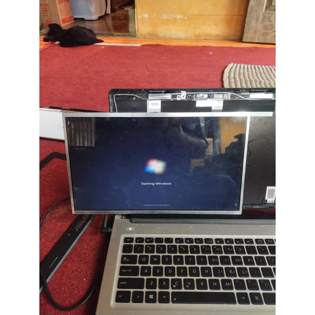 lcd 14inch 40 pin tebal layar normal yaaa