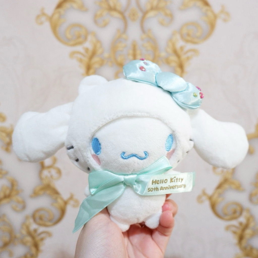 Keychain hello kitty cinnamoroll 50th anniversary