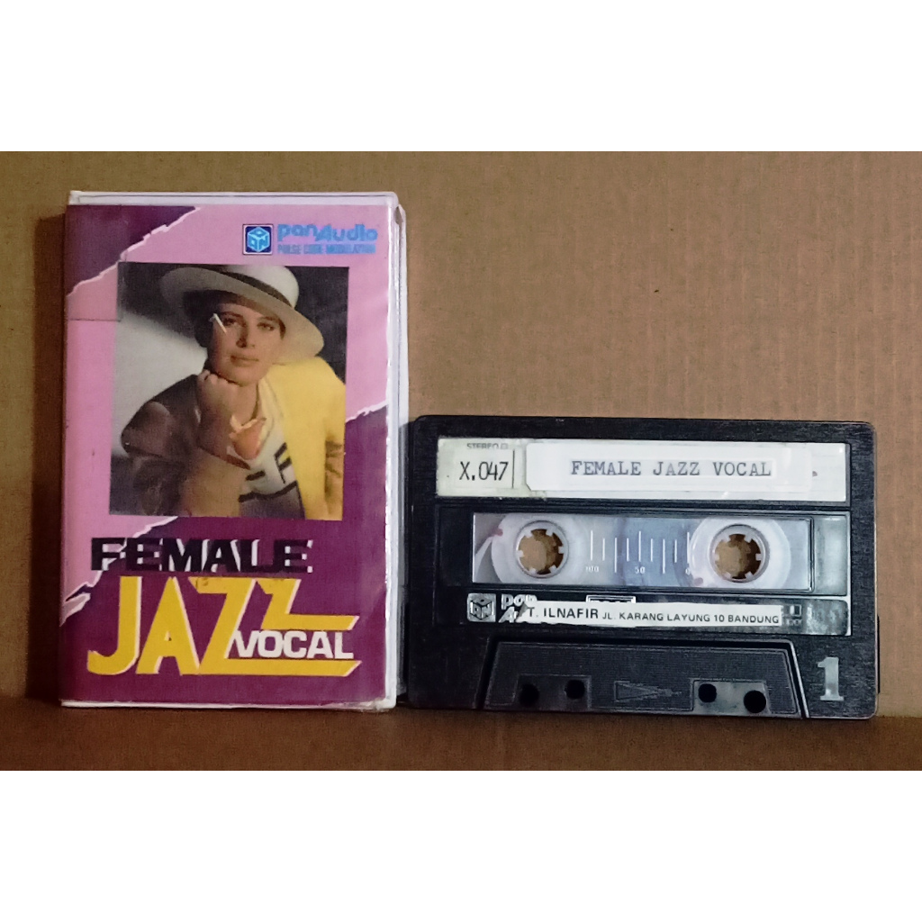 FEMALE JAZZ VOCAL - Kaset