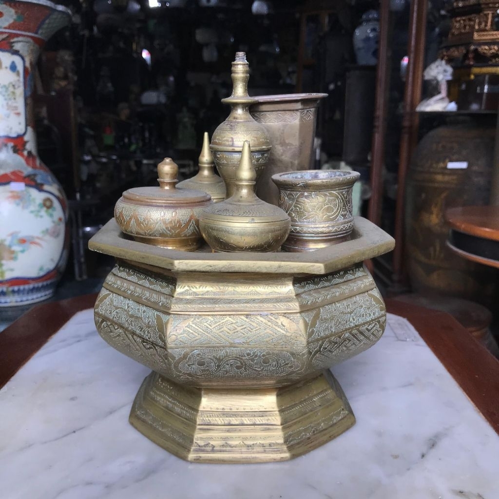 Set Tempat Sirih Kuningan Tepak Sirih Jawa Timur Indonesia Lawas Jadul Tua