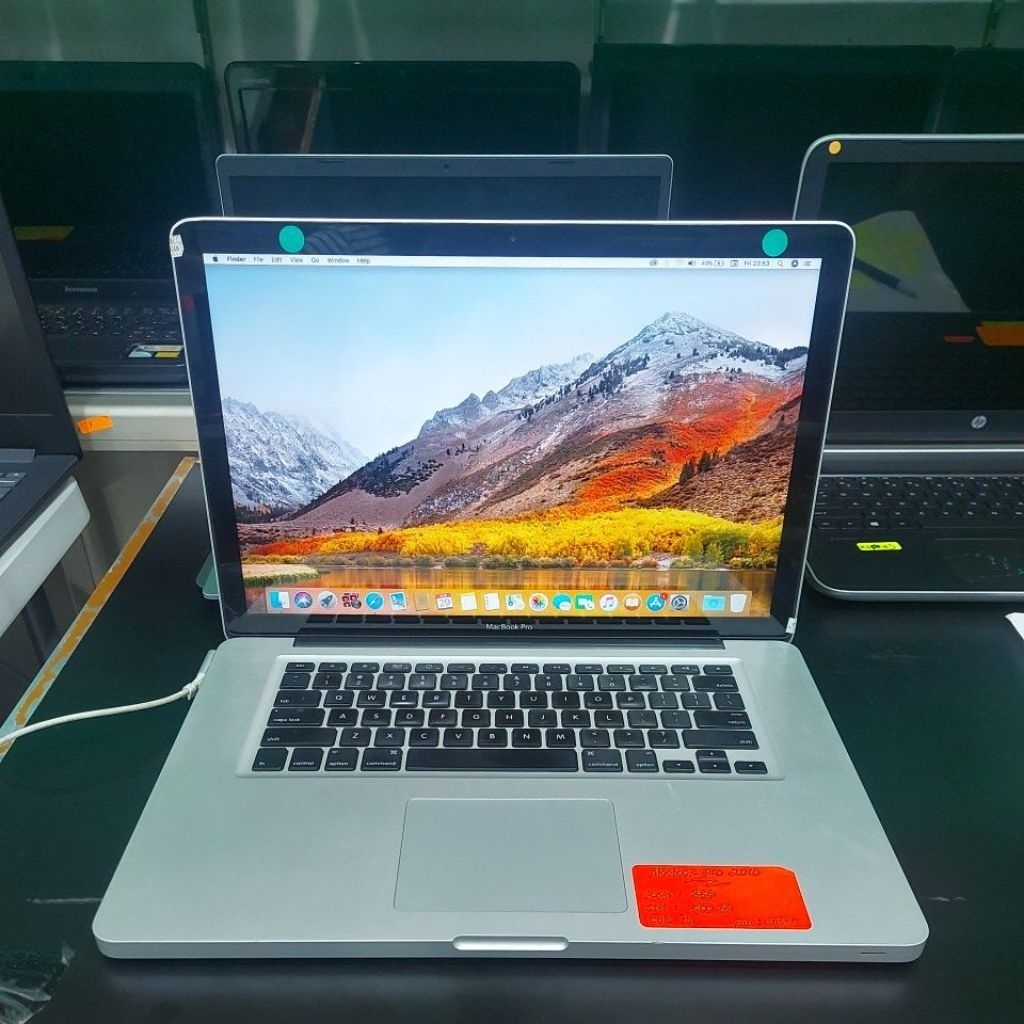 Laptop Macbook Pro 2010 A1286 core i7 Nvidia geforce GT 330M ram 8gb ssd 500gb 15inci minus buka bro