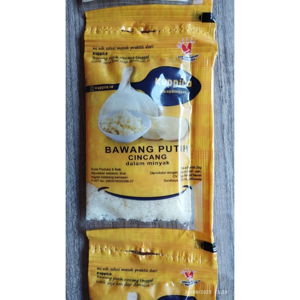 

Bawang putih cincang dalam minyak