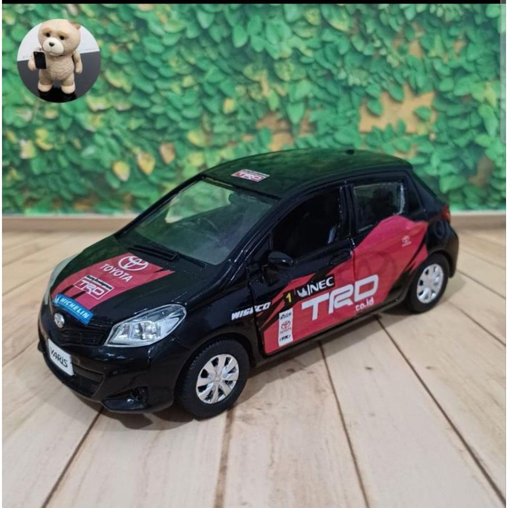 diecast uni-car 22 toyota yaris