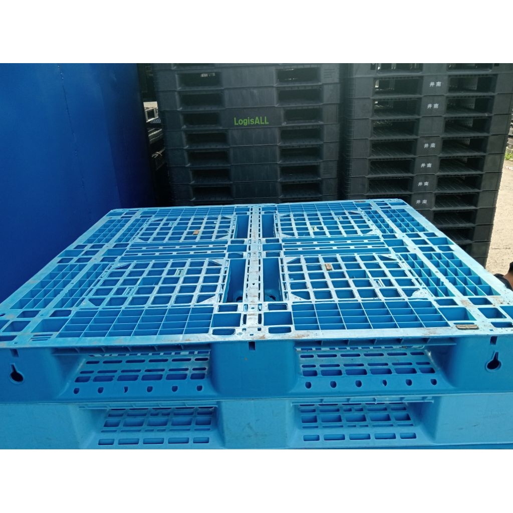 

palet plastik ukuran 130x110x15 cm