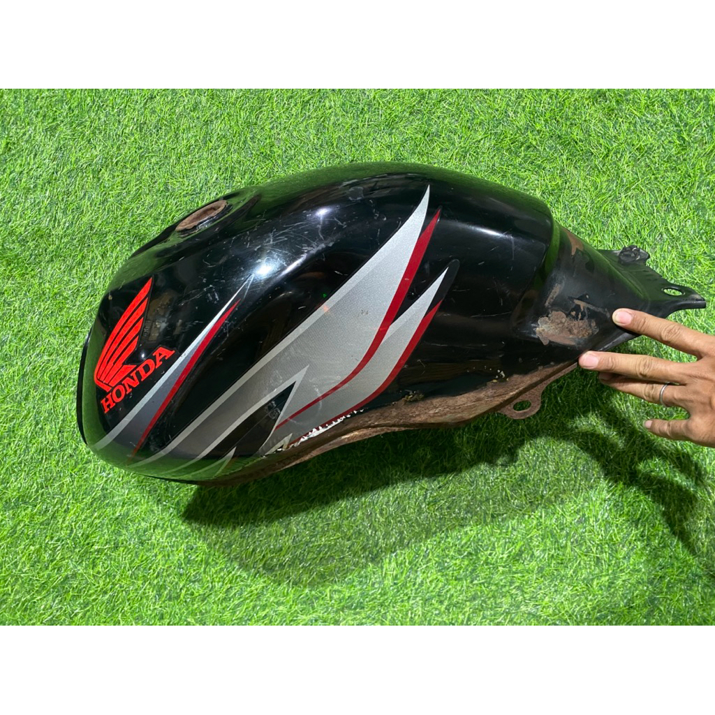 TANGKI MEGAPRO PRIMUS ORIGINAL COPOTAN GANTIAN LANTAI , TANGKI MP 2006 sampai 2010