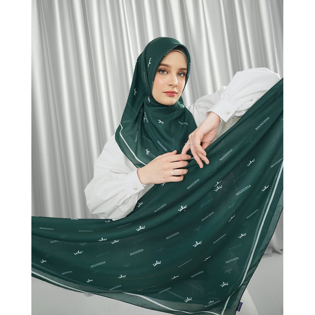 VICTORIA GREEN SCARF | OFFICIAL HIJAB MANDJHA IVAN GUNAWAN