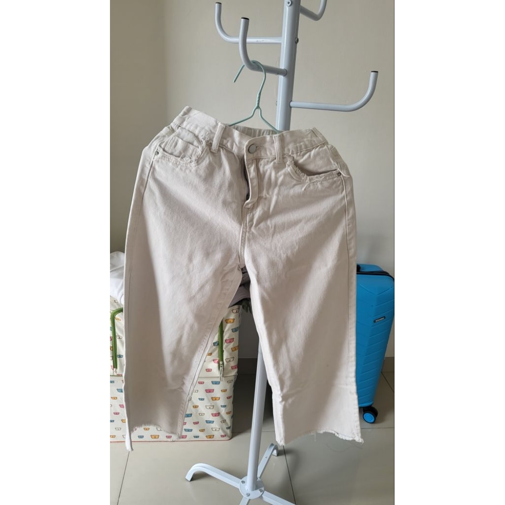 PRELOVED CELANA JEANS PUTIH WANITA THIS IS APRIL